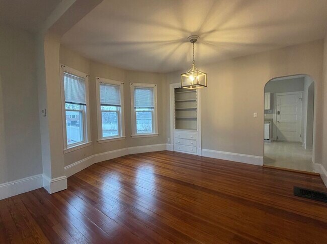 Foto del edificio - 10 Lambert Ave