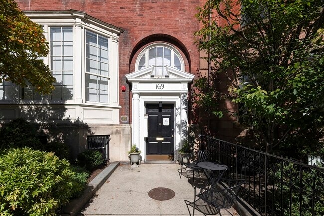 Building Photo - 169 Commonwealth Ave