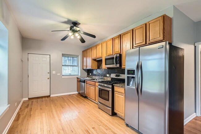 Foto del edificio - 4736 S St Lawrence Ave