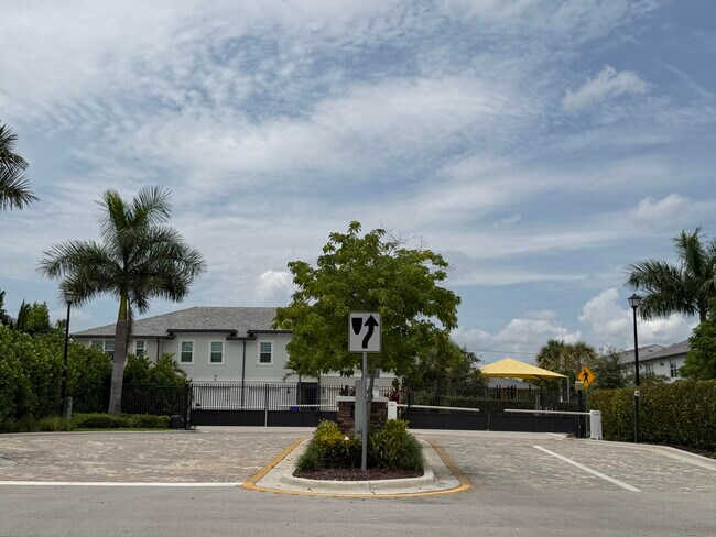 Foto del edificio - 2933 Olivia Ave