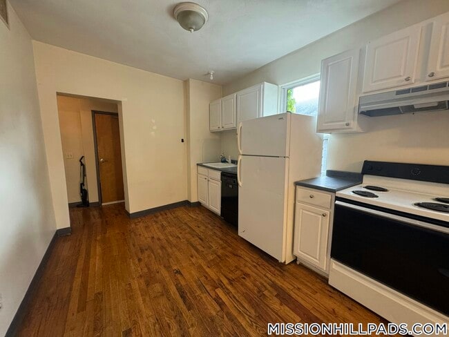 Building Photo - 840 Huntington Ave