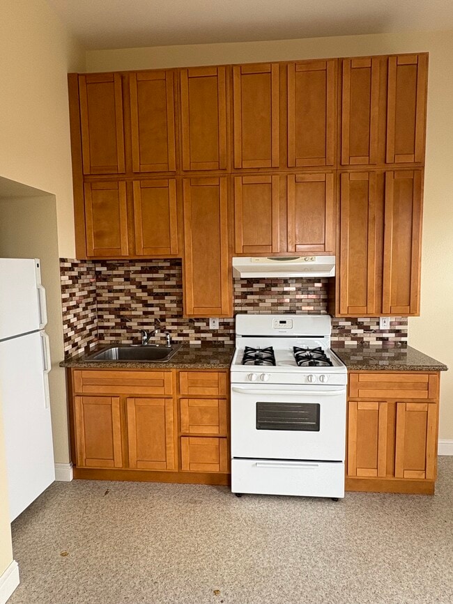 Building Photo - 2310 Pacific Ave