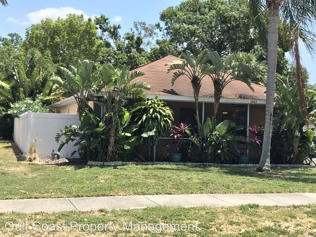 Foto del edificio - 2 br, 2 bath House - 1007 45th St W