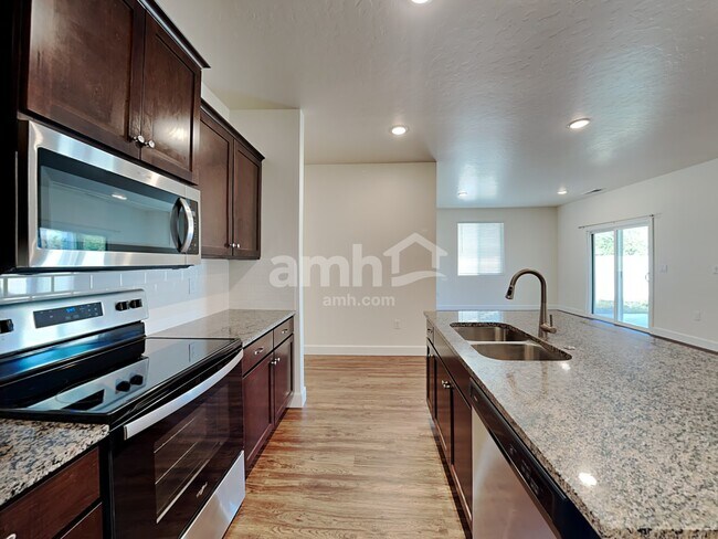 Foto del edificio - 1854 N Oconner Ave