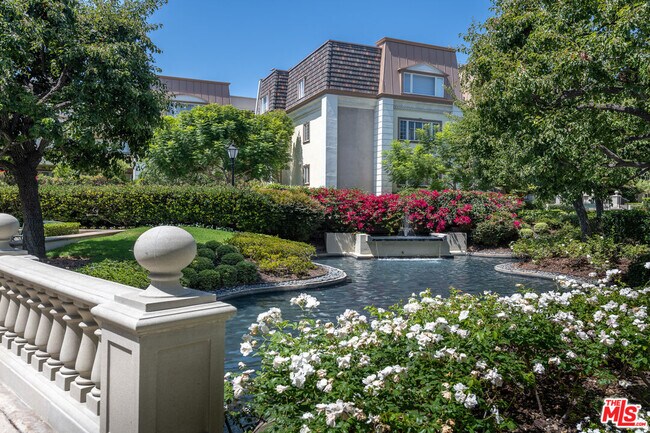 Building Photo - 10122 Empyrean Way