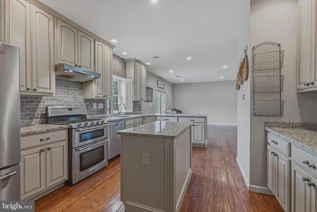Building Photo - 40923 Browns Ln