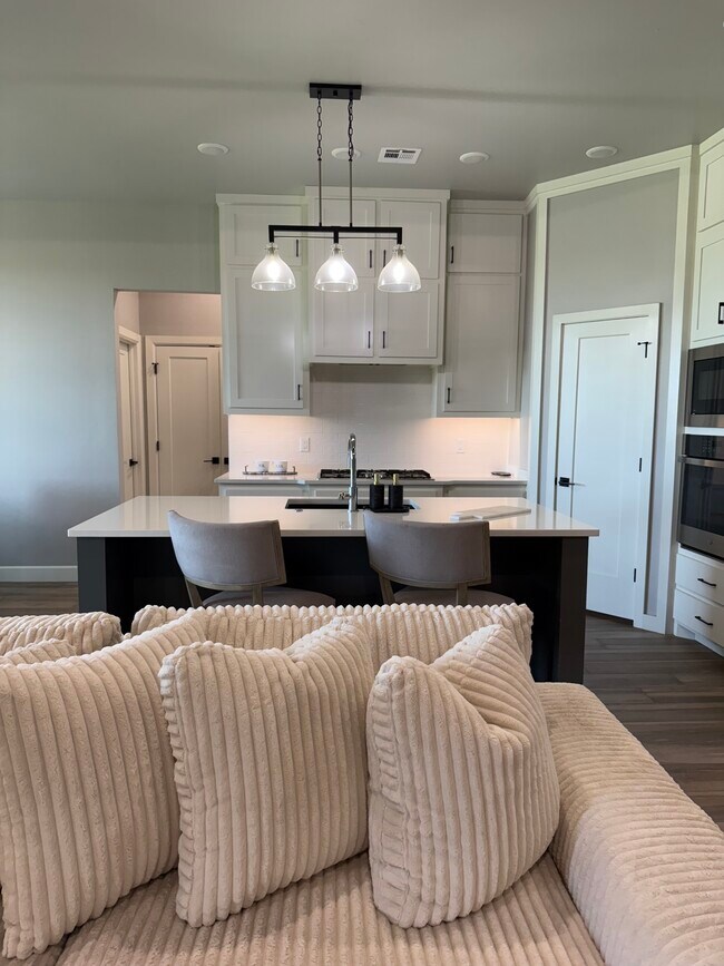 Foto del edificio - 15409 Caspian Ln