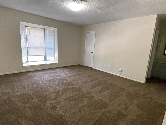 Foto del edificio - 2019 Place Rebecca Ln