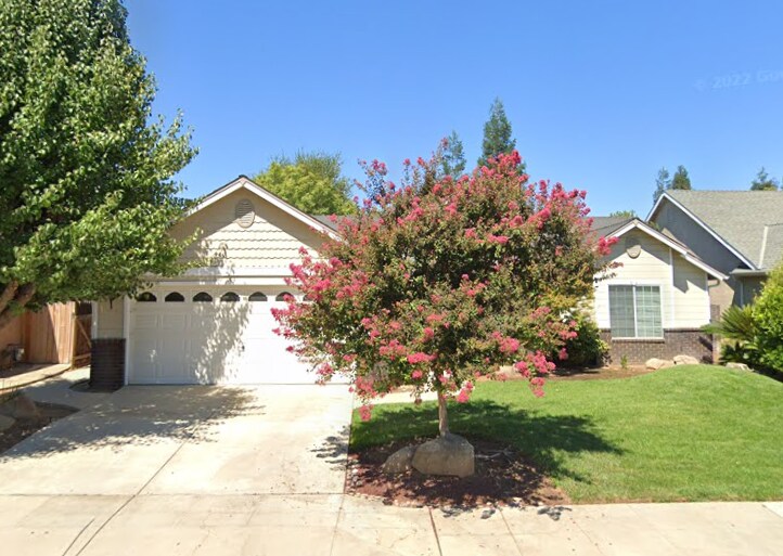 Primary Photo - 10595 N Meridian Ave