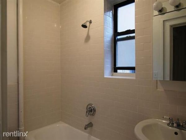Building Photo - 254 E 4th St