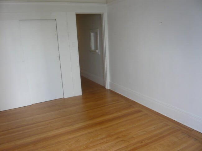 Building Photo - 730 Leavenworth St