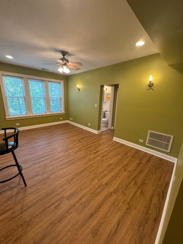 Foto del edificio - 6812 N Wayne Ave