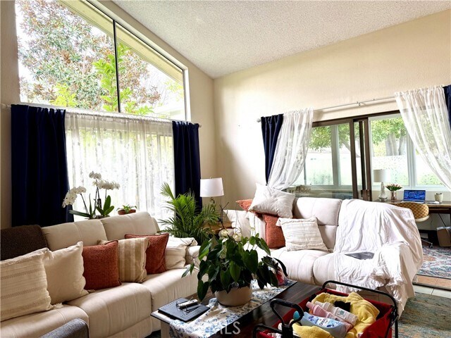 Foto del edificio - 899 Ronda Sevilla