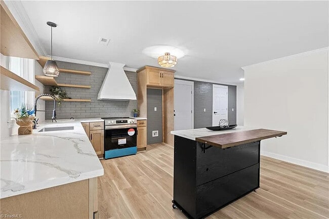 Building Photo - Build Equity While Leasing - Lease-to-Own