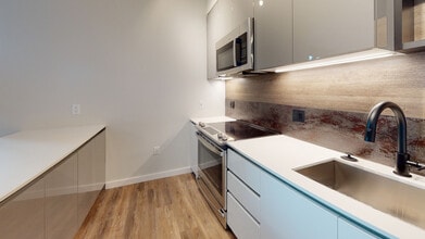 Interior Photo - The MO