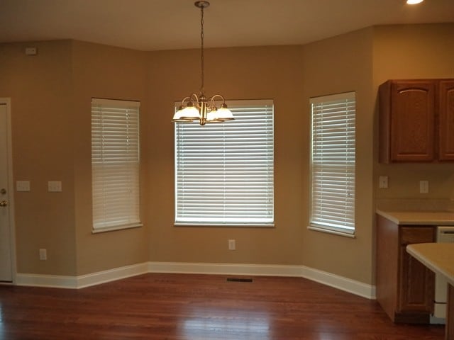 Building Photo - 4635 Aylesbury Dr