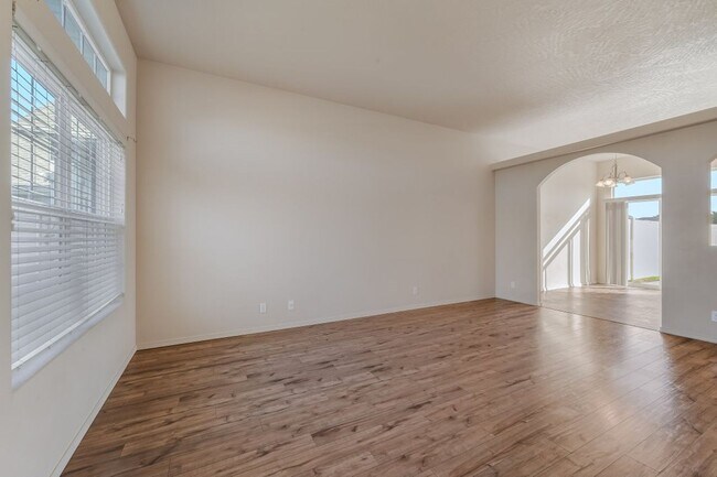 Building Photo - 3 bed 2 bath Rancher, Fieldstone Neighborhood