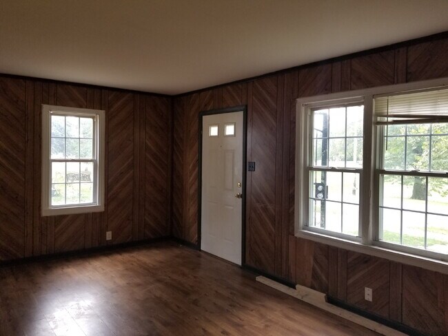 Foto del edificio - "Charming 2-Bedroom Gem with Cozy 744 Sq F...