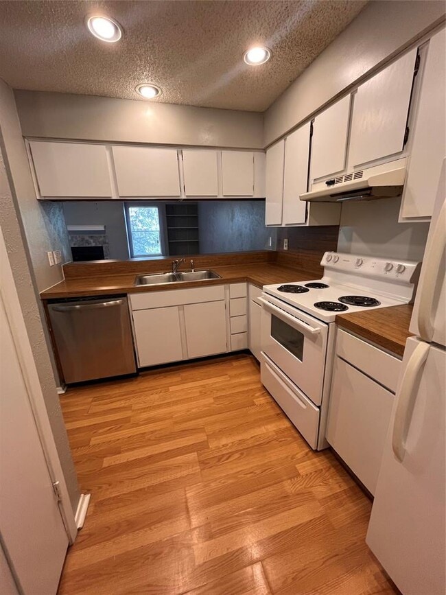 Building Photo - 5309 Indio Dr