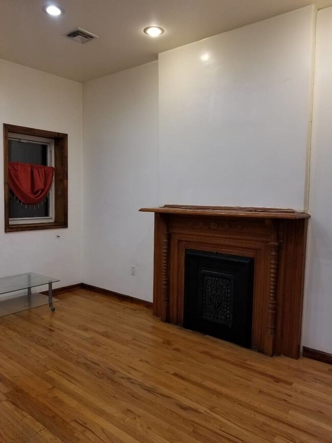 Building Photo - 630 Macon St