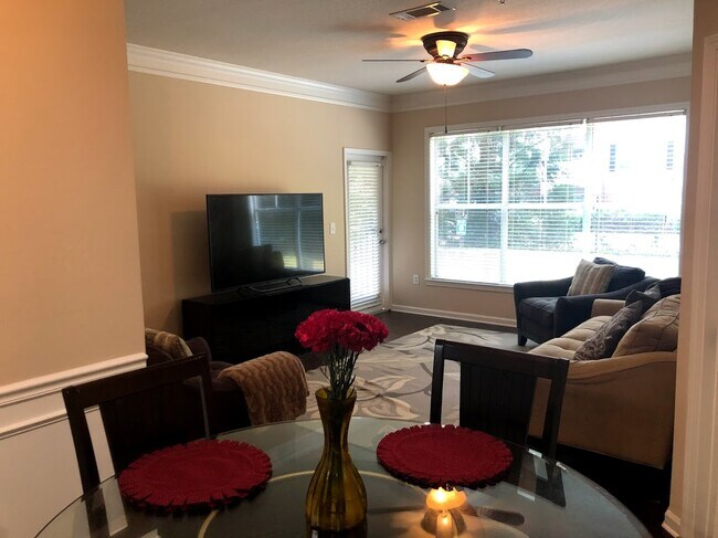 Building Photo - 1850 Cotillion Dr