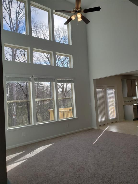 Building Photo - 5655 Mirror Lake Dr