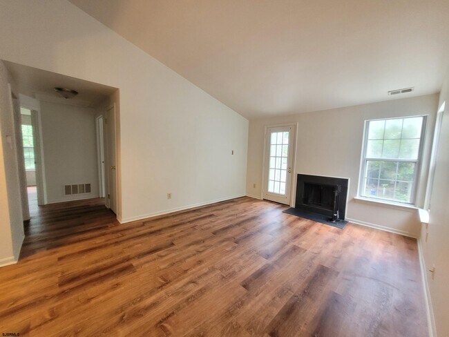 Building Photo - 60 Pheasant Meadow Dr