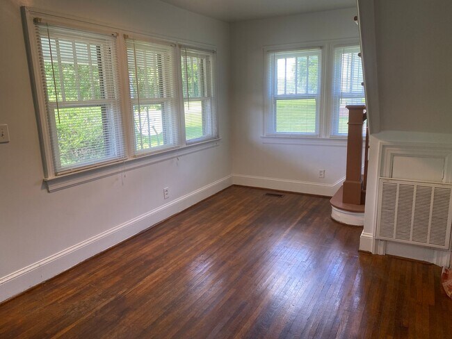 Foto del edificio - 1317 Highland Dr
