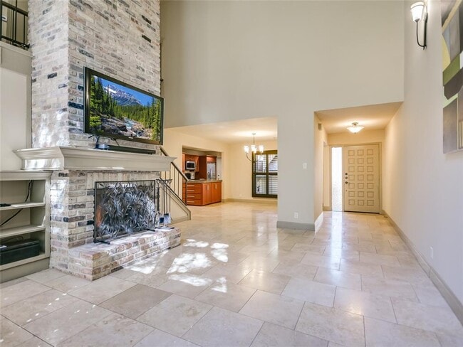 Foto del edificio - 8347 Summerwood Dr