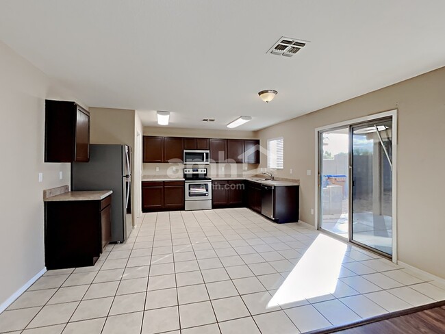 Building Photo - 1117 E Dust Devil Dr