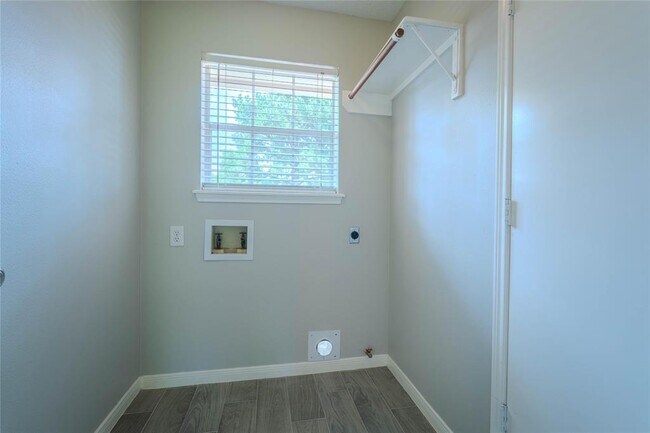 Building Photo - 11942 Kleinmeadow Dr