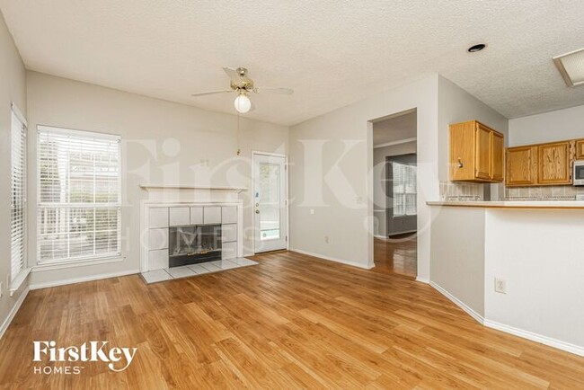 Building Photo - 6837 Lyndale Dr