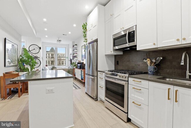 Foto del edificio - 2812 13th St NW