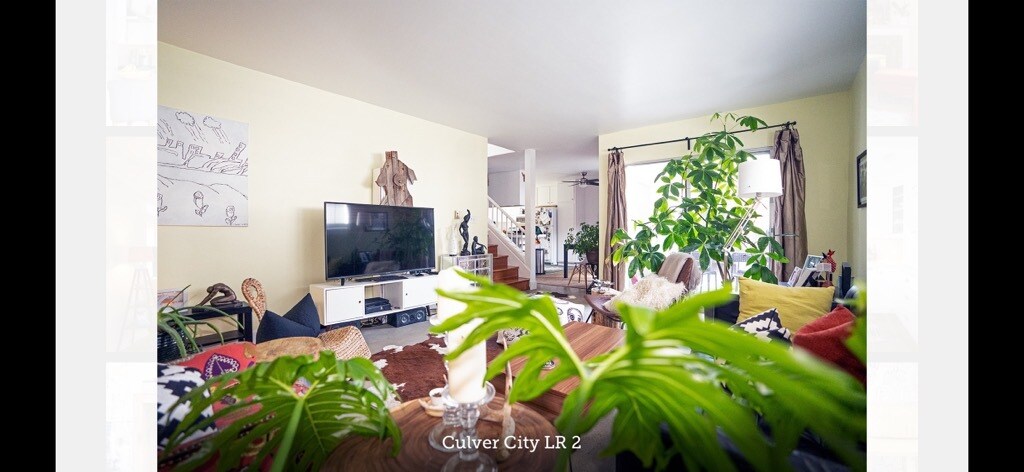Foto del edificio - 9048 Carson St