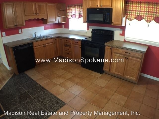 Building Photo - 3 br, 1 bath House - 5129 W. Hoffman Pl.