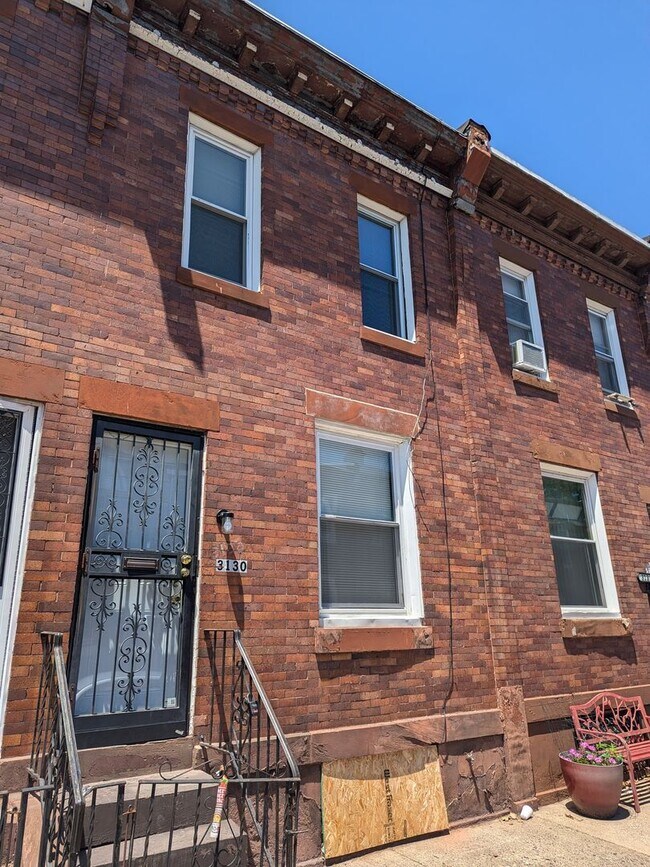 Building Photo - 3130 N Bambrey St