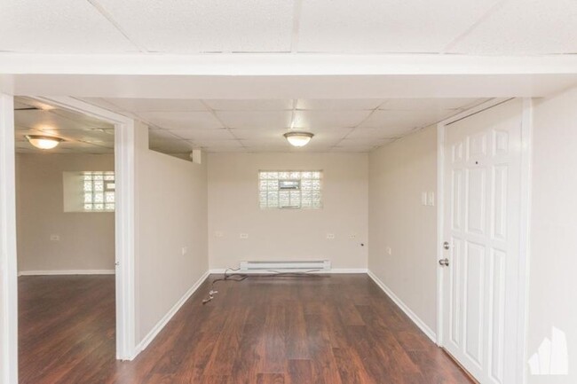 Foto del edificio - 1 bedroom in Chicago IL 60618