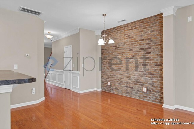 Building Photo - 237 Murray Glen Dr