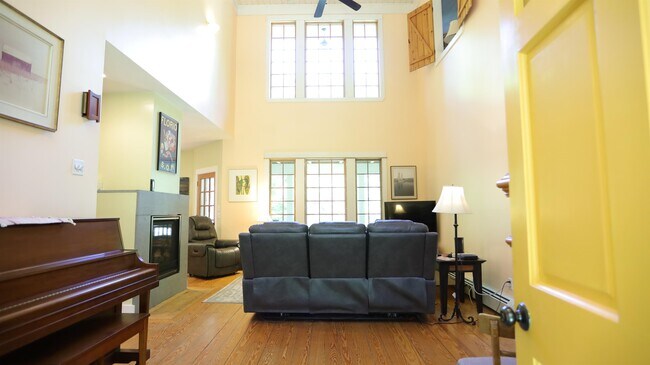 Foto del edificio - 208 High Brook Rd