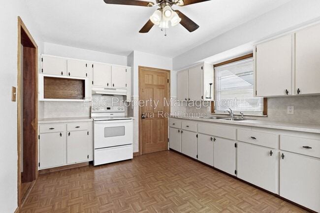 Building Photo - 2119 Moran Ave
