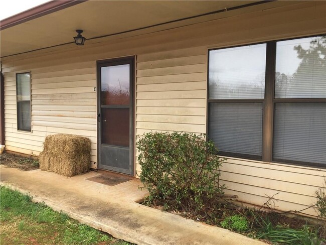 Building Photo - 140 Kimball Ln