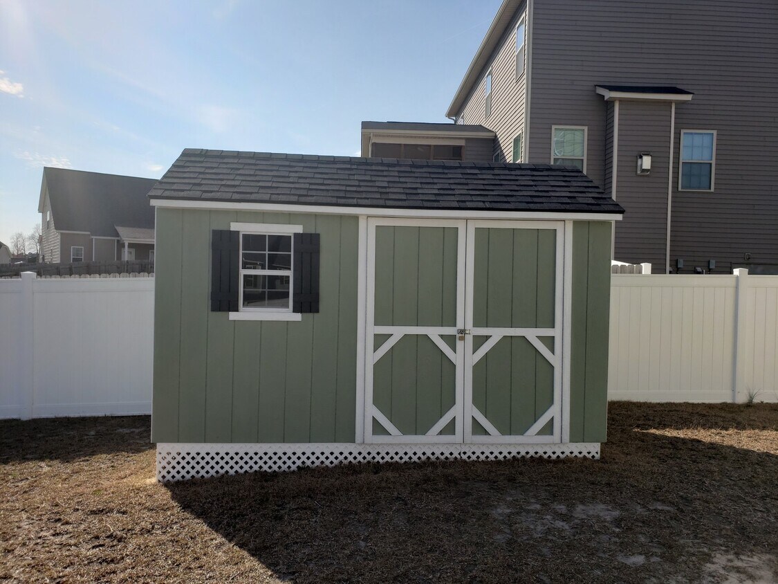 Primary Photo - Practically New Home w/Fenced Back Yard Lo...