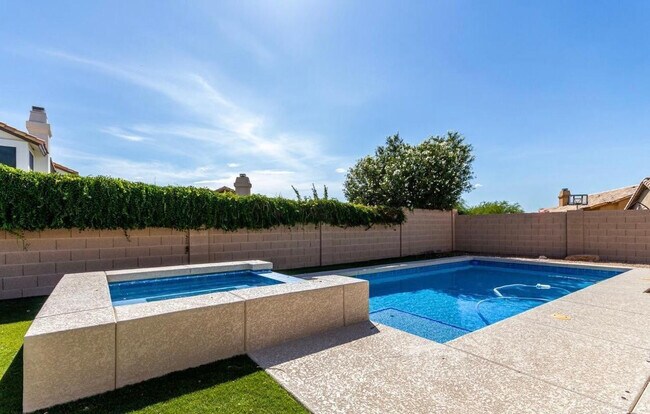 Foto del edificio - 4423 E Vista Val Verde Dr