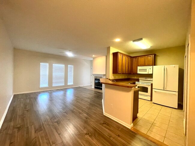 Building Photo - 222 Jardin De Mer Pl