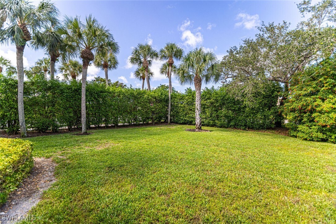 Foto del edificio - 823 Tanbark Dr