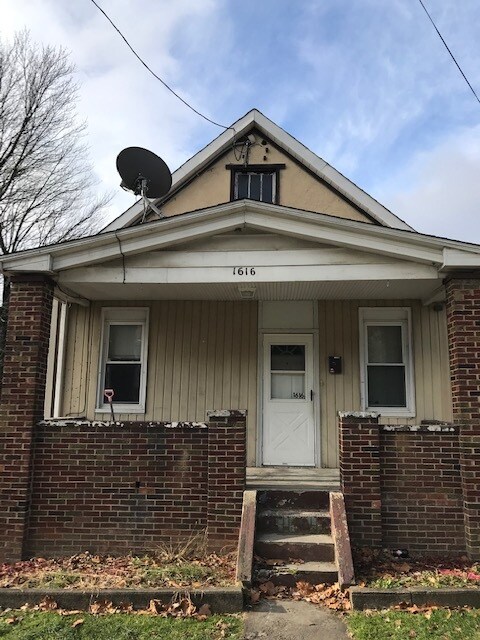 Building Photo - 1616 2nd Ave