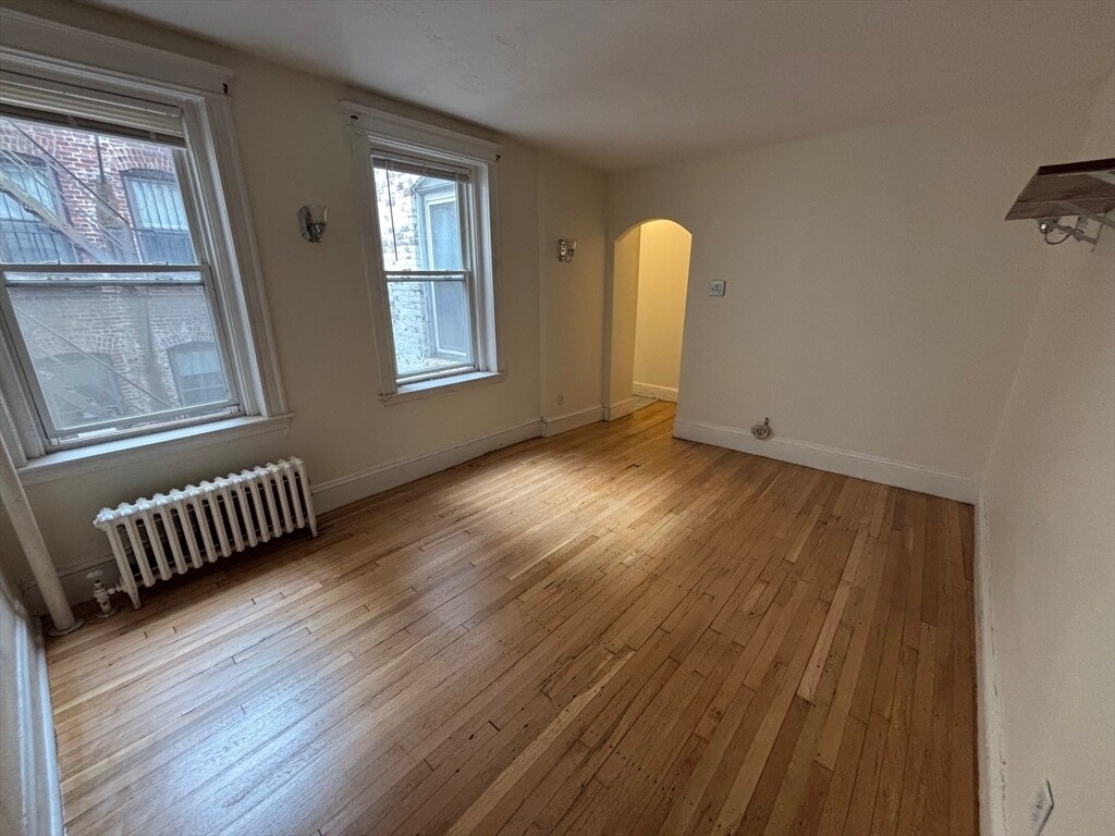 Primary Photo - 7 Grove St