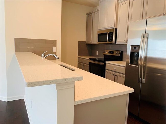 Building Photo - 5577 Oak Bend Pl