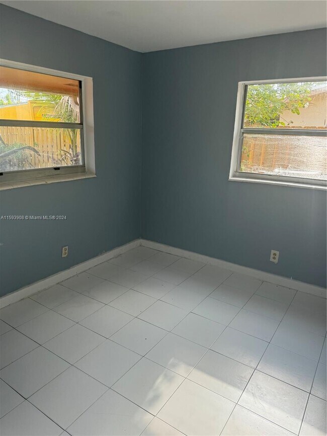 Foto del edificio - 5640 NW 15th St