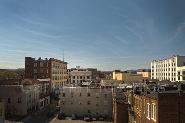 Foto del edificio - 111 Kirk Ave SW